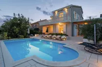 Villa in Ka Tel Novi Near Beach - Villas