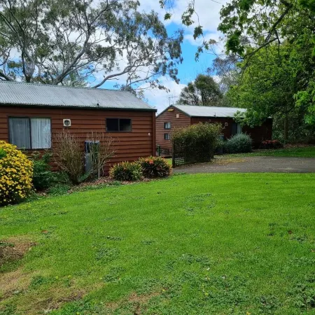 Lakes and Craters Holiday Park