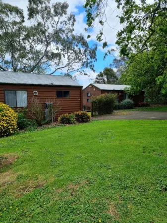 Lakes and Craters Holiday Park Отели в г. Кэмпердаун