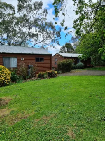 Lakes and Craters Holiday Park