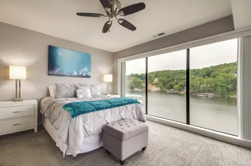 Boat Dock + Pool Access! Osage Beach Condo - ที่มีที่จอดรถ