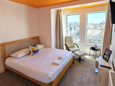 Reef Lodge  호텔