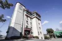 Anseong Hill House