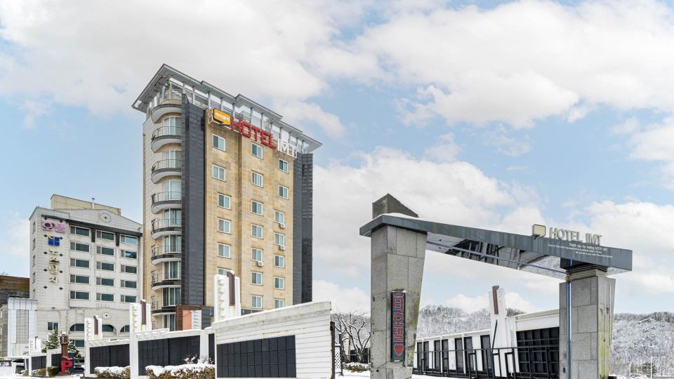 HOTEL IMT