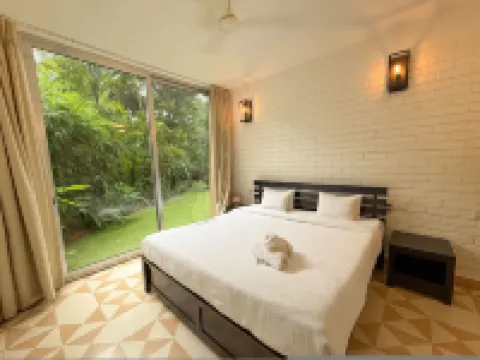 モダン 2bhk ウィズ プールアクセス 5km トゥ ココビーチ ネルールのホテル