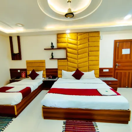 Hotel Royal Aanandam