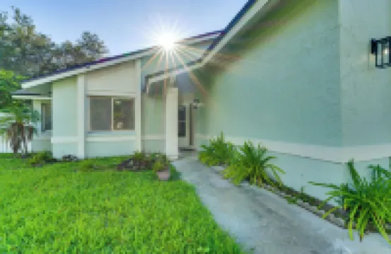3 Mi to Seaworld! Suburban Home w/ Screened Porch