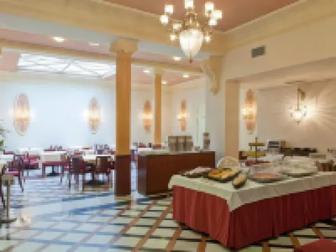 โรงแรมนูเวล