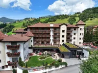 Almhof Hotel Call Hotels in Mareo
