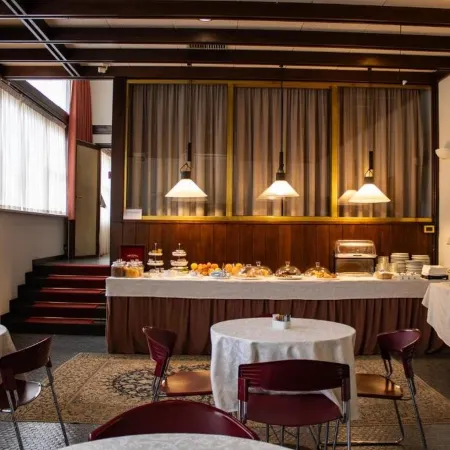 Hotel Napoleon Отели рядом с достопримечательностью «Площадь Пьяцца Кавур»