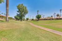 Sunny Palm Desert Pad w/ Patio & Pool Access! - Lejligheder