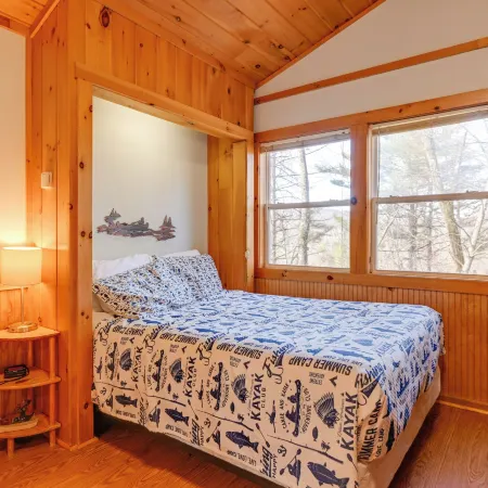 Cabin w/ Hot Tub - Near Nantahala Outdoor Center!
