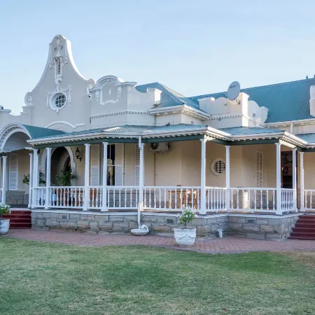 Bakenskraal Ostrich Palace