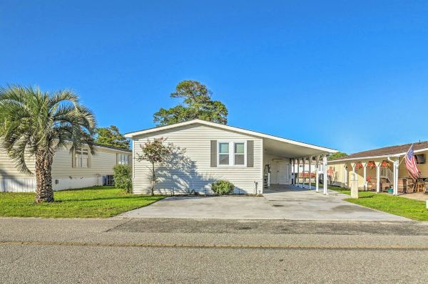 Deck & Pool Access: Myrtle Beach Getaway