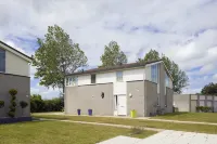 ホリデー ホーム ウィズ サウナ ニア ビーチ のホテル