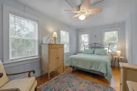 Kingsley Lake Home w wide lawn, dock, central air, 4 kayaks.  Near Camp Blanding