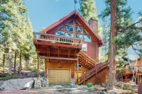 2BR Dog-friendly Cabin w/ Lake Views - 3-Star