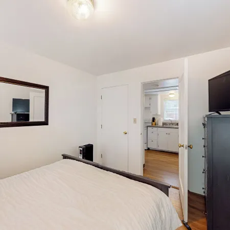 1BR Sunlit Retreat w/ Patio - Near Golf & Parks