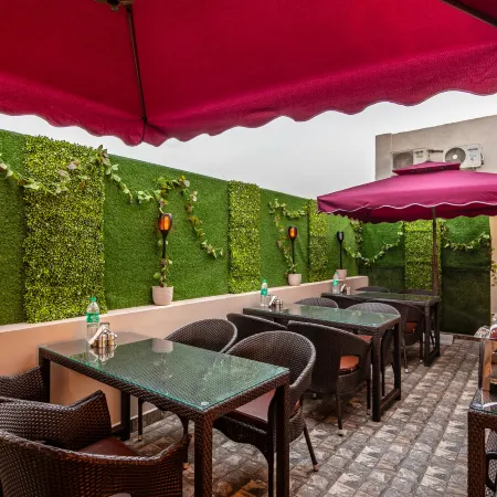 Treebo Bombay Palace