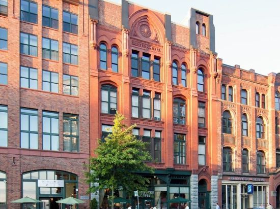 Modern Studio in the Heart of the City II