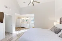 Lake Arrowhead Views! Condo w/ Shared Pool & Spa - balcony