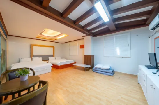 Daejeon Yongjeon Happy Tower Hotels near Daejeon Station