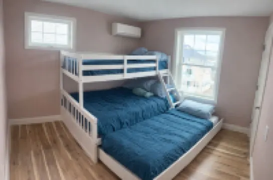 10 Second Walk to Beach:Rare Top Floor Atlantic Ave Pet Friendly Oceanview Condo