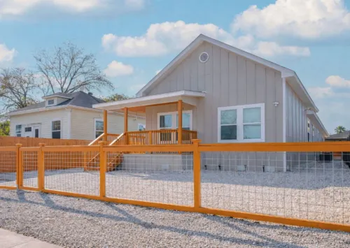 Peaceful Stays With Easy Access to Downtown - Condos