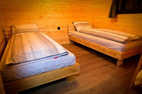 Avay BUNGALOV Hôtels à : 