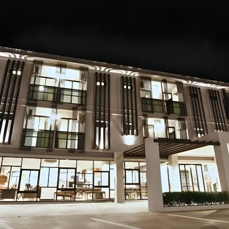 PEN Ta Hug Hotel Отели рядом с достопримечательностью «Муниципалитет Убонрачатхани»