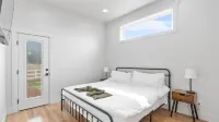 Brand New 3600 SF 3-Primary Suite Mountain Getaway