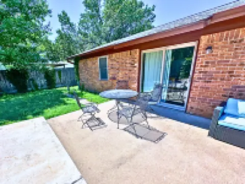 Game Room and Cozy Cowboy Dipping Pool - Amazing Family Retreat