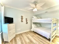 Top Floor Views, Lazy River, Pools, Waterslide, Marina, & More!!!