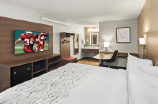 Red Roof PLUS+  Columbus - Ohio State University OSU