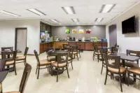 Quality Inn & Suites Los Angeles Airport - Stadium District - Morgenmad