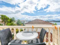 Apartments Marina Hotels in Okrug Gornji
