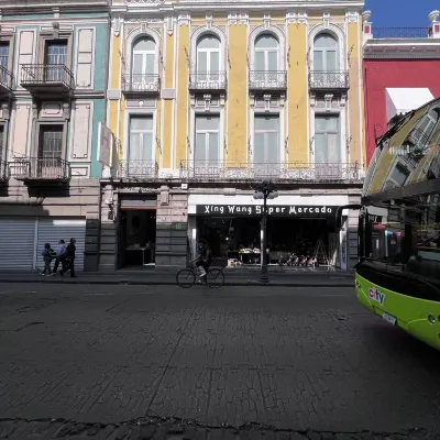 Hotel Alhaja Puebla Centro Histórico Отели рядом с достопримечательностью «Конгресс-центр штата Пуэбла»