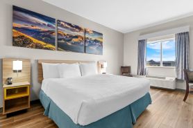 Days Inn & Suites by Wyndham Castle Rock