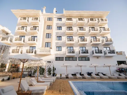 Chimaera Hotel