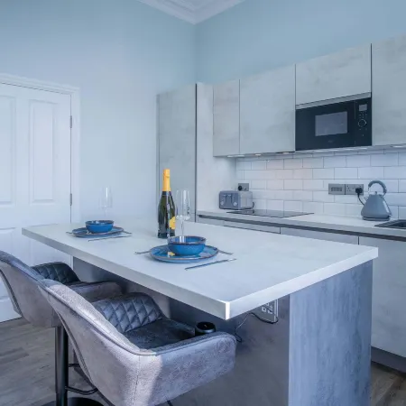 No. 6 Croft House - 1 Bedroom Apartment - Tenby