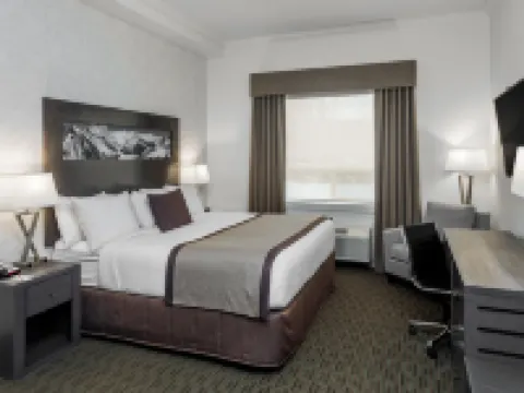 Ramada by Wyndham Revelstoke Hotels in Revelstoke