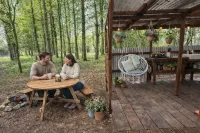 Holt Woodland Glamping - Shepherd Huts & Yurts Dog Friendly Hoteles en 