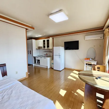 Sanbangsan Hot Spring Pension Отели рядом с достопримечательностью «Парк Норимэ»