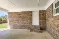 Walk to Tift Regional Health! Refined Home w/ Yard - 3-Sterne