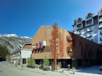 Le Massif Hotel & Lodge Courmayeur the Leading Hotels of the World Hotels near Checrouit