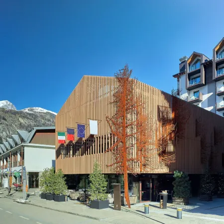 Le Massif Hotel & Lodge Courmayeur the Leading Hotels of the World