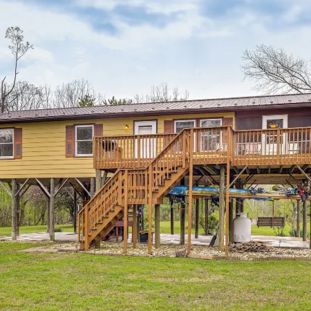Fire Pit + Patio: Creekside Cabin in Eagle Rock!