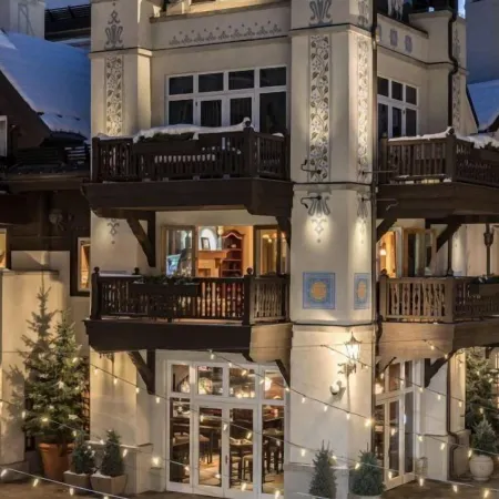 Luxury Ski-in, Ski-Out 1 Bedroom Residence in Lionshead Village at Vail Square