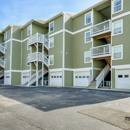 Cozy Carolina Beach Condo w/ Ocean Views!