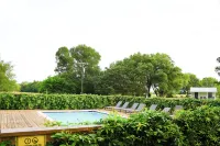 Farmstead Round Top - Pools